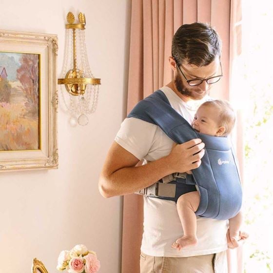 Bilde av Ergobaby Embrace Bæresele, Soft Navy